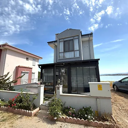 Eftalya Cunda Apartman Ayvalı